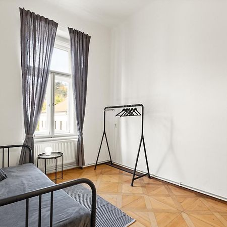 Prague Hotel Apartments Екстер'єр фото