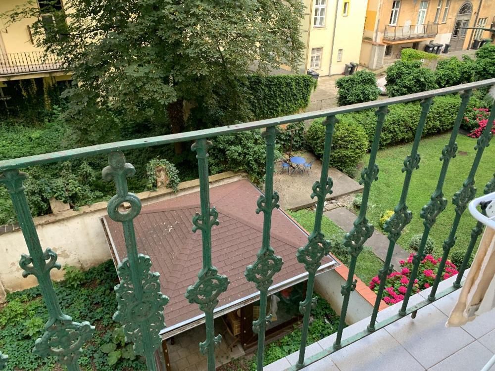 Prague Hotel Apartments Екстер'єр фото