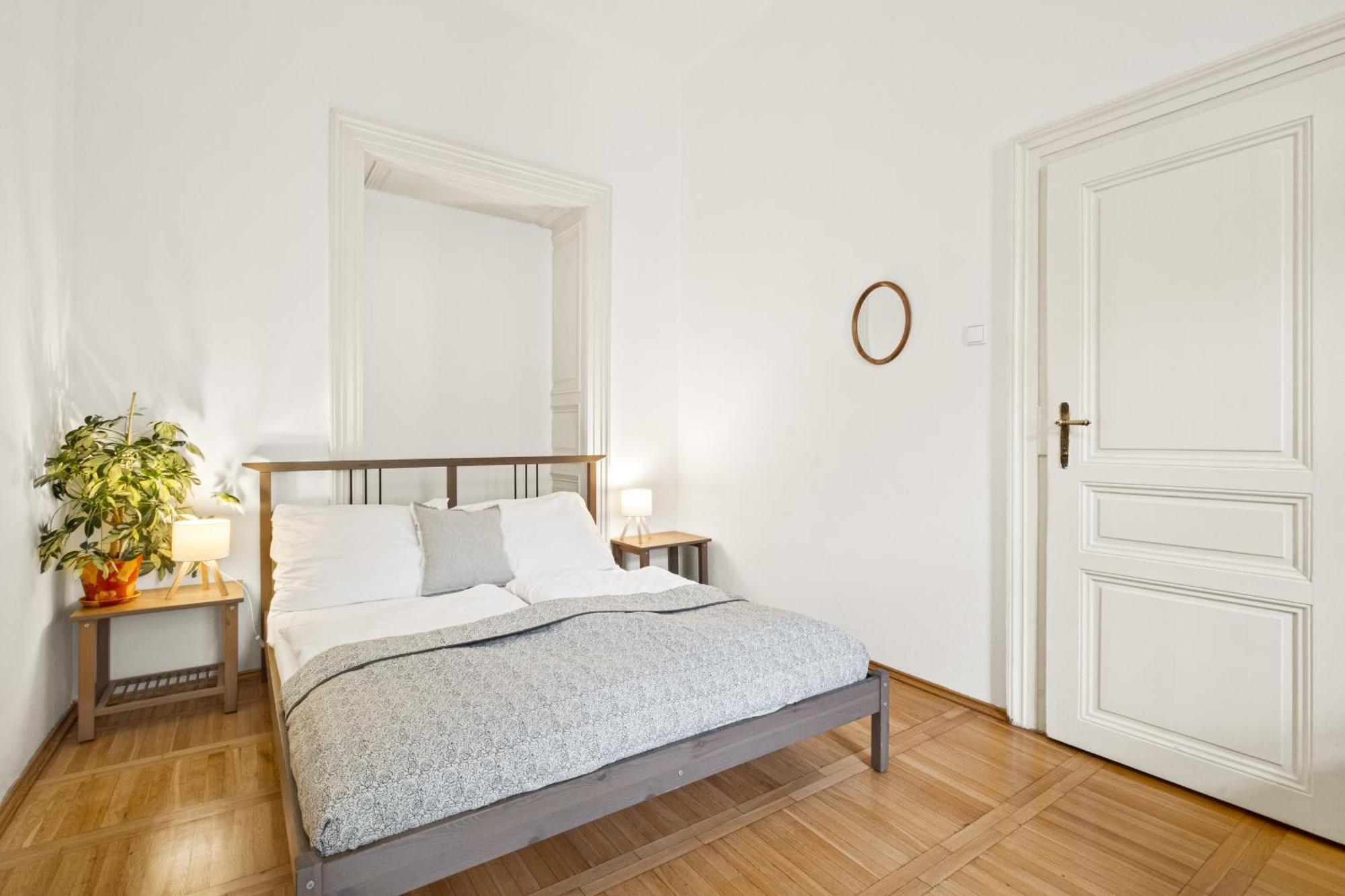 Prague Hotel Apartments Екстер'єр фото