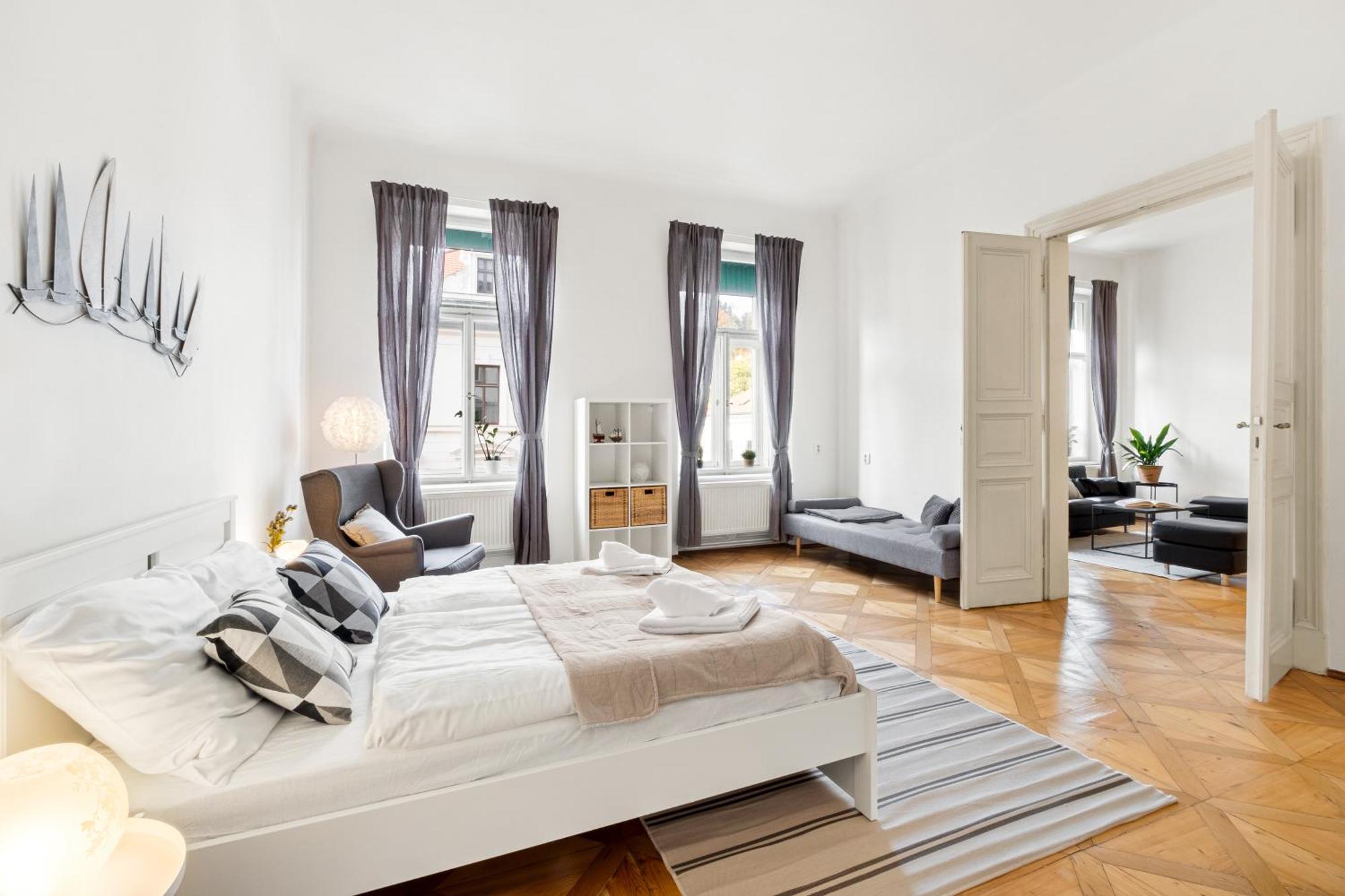 Prague Hotel Apartments Екстер'єр фото